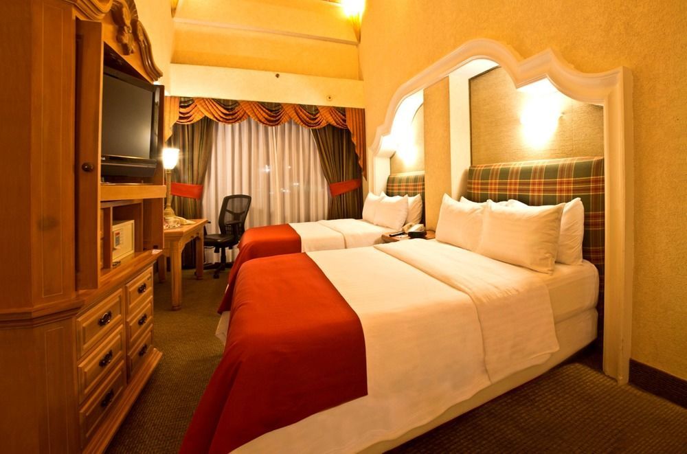 Holiday Inn Express & Suites Queretaro By Ihg Exterior foto